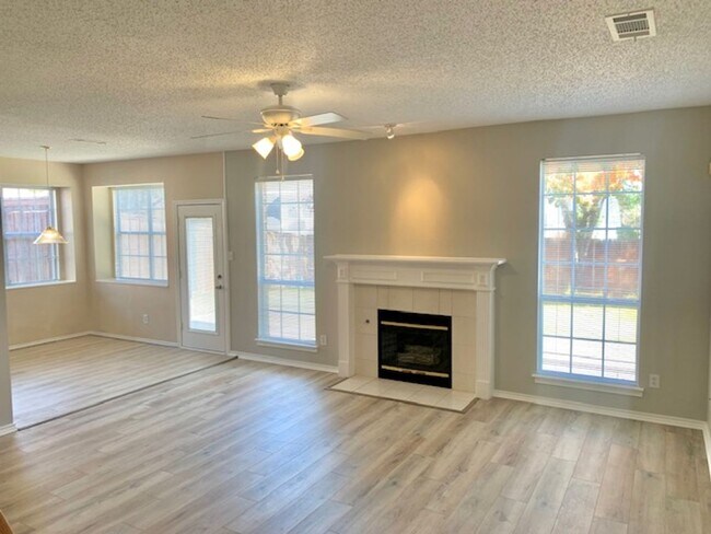 Building Photo - Fabulous North Richland Hills home