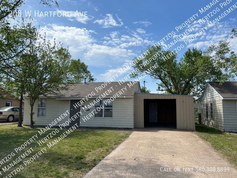 Primary Photo - Beautiful 2 Bedroom Home with Large Backya...