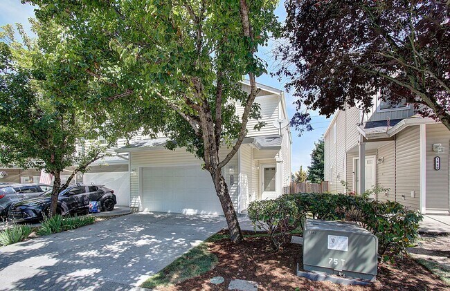 Foto del edificio - Beautiful Townhome- 3 Bedrooms
