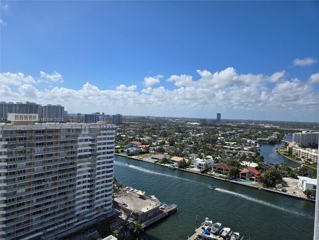 Foto del edificio - 1945 S Ocean Dr