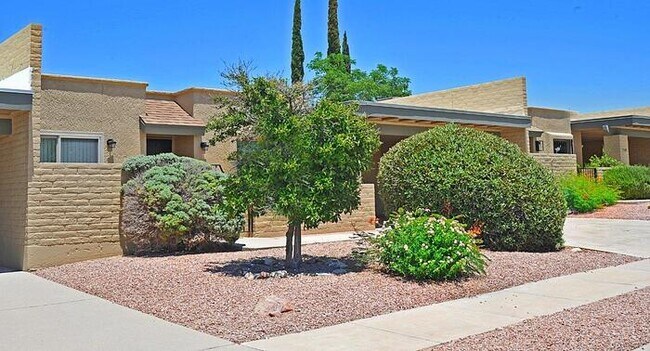Building Photo - Beautifully Updated 3 Bedroom Townhome nea...