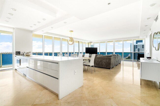 Building Photo - 1830 Ocean 1702