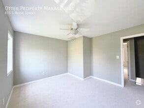 Building Photo - 815 S Reese St
