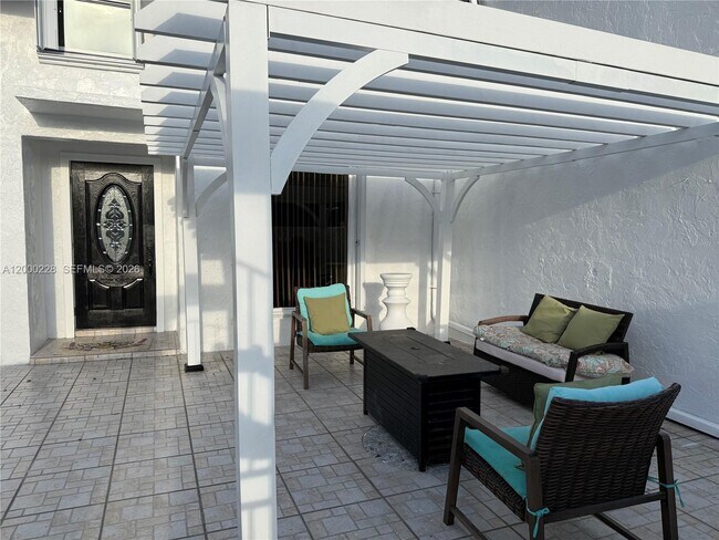 Foto del edificio - 13505 NE 23rd Ct