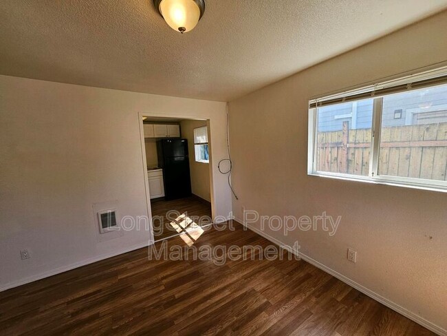 Foto del edificio - 4553 NE 105th Ave