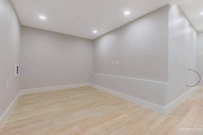 Foto del edificio - 2420 Van Ness Ave