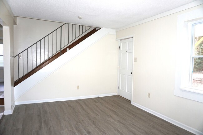 Building Photo - 1606 Whatley St
