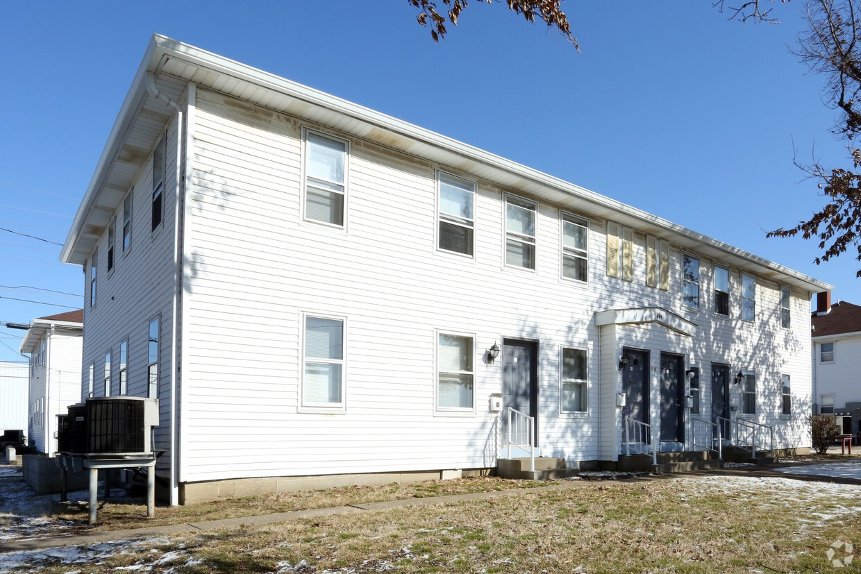 Anchor Court Apartments in Evansville, IN