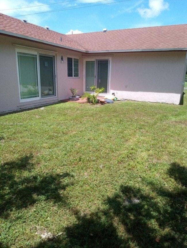 Foto del edificio - 6802 SW 34th Ct