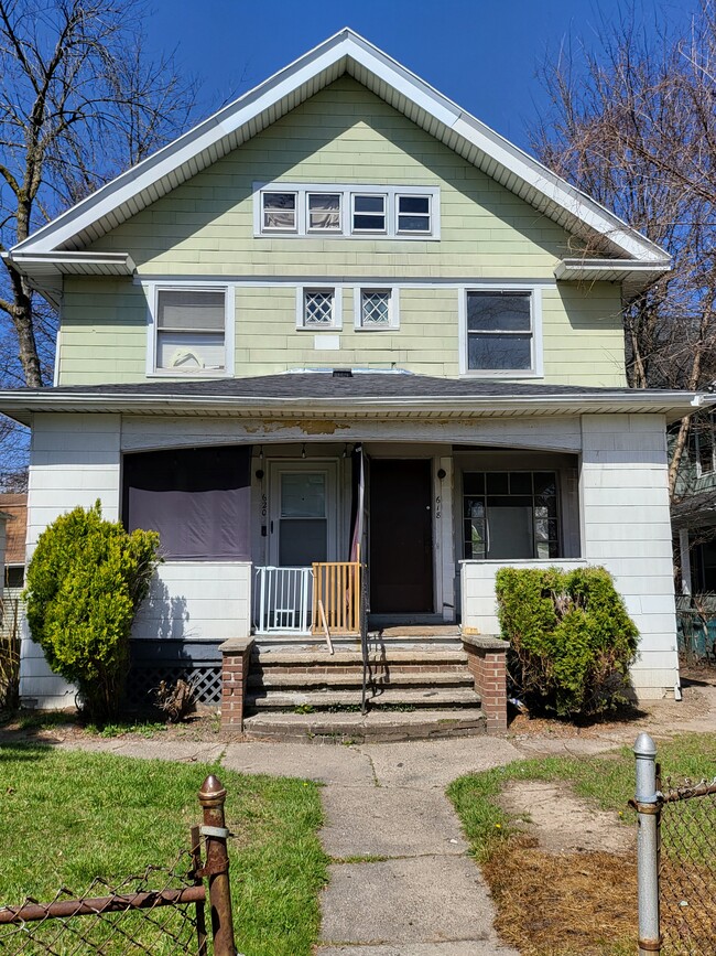 Front of House - 618 Chili Ave