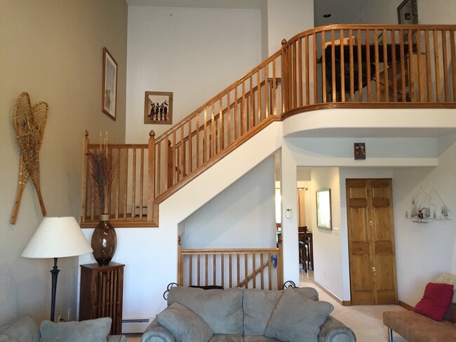 main level - 103 Morningstar Cir