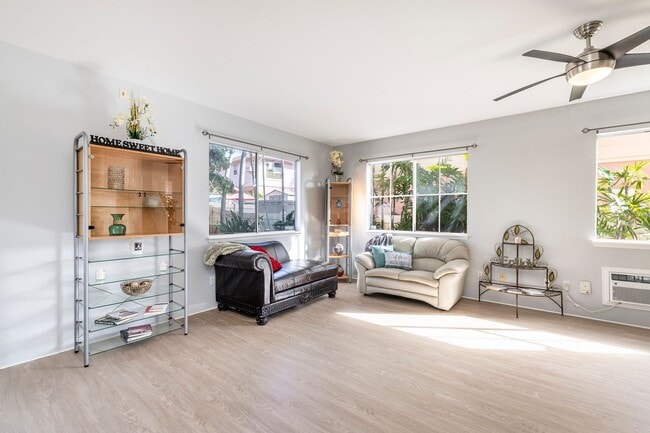 Building Photo - Beautiful Home in Tropics - Waikele