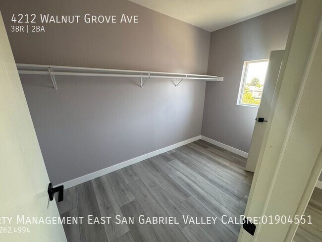 Building Photo - 4212 Walnut Grove Ave