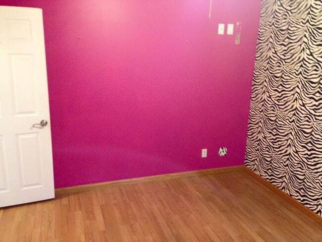 Foto del edificio - 358 Slade Ave