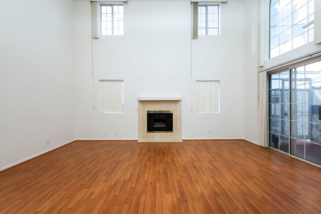 Foto del edificio - 1338 Yale St
