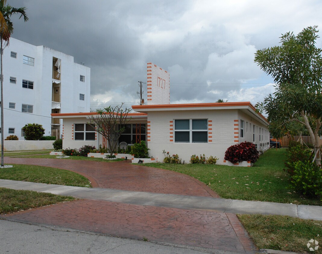 Primary Photo - 1727 Dewey St