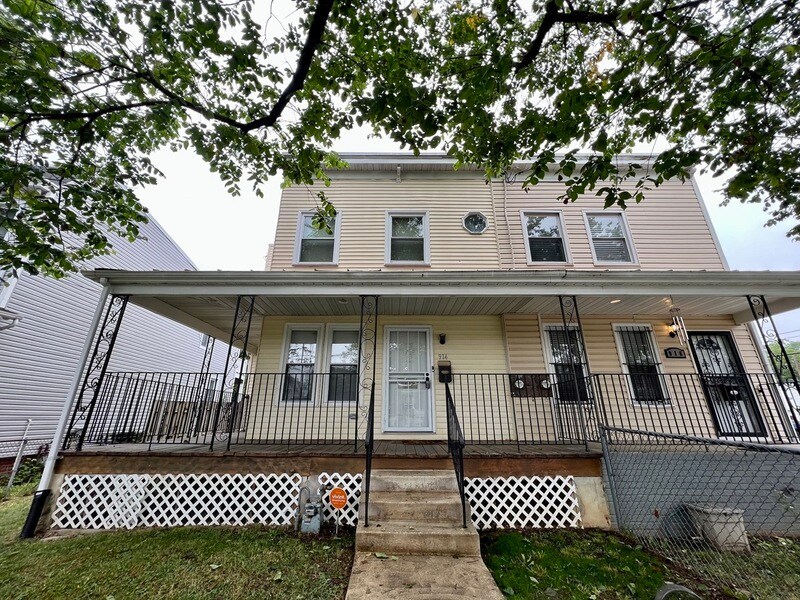 Primary Photo - 914 Savannah St SE