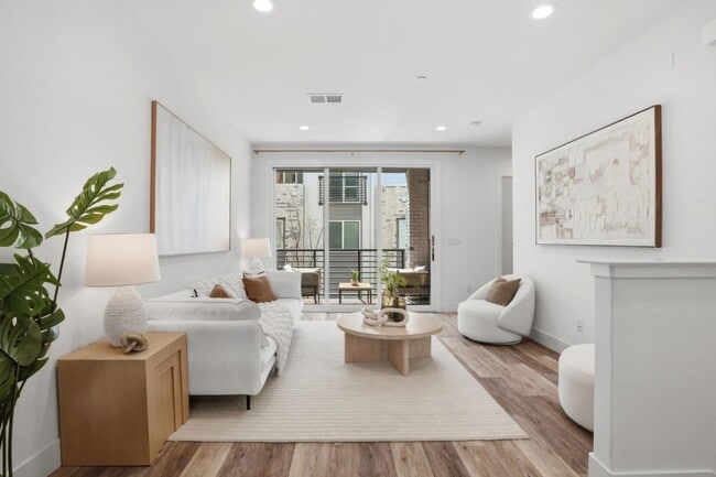 Building Photo - 3380 Router Cmn