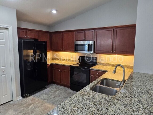 Foto del edificio - Country Club Estates