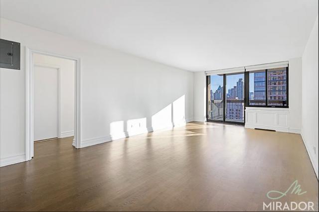 Foto principal - 1 bedroom in New York NY 10023