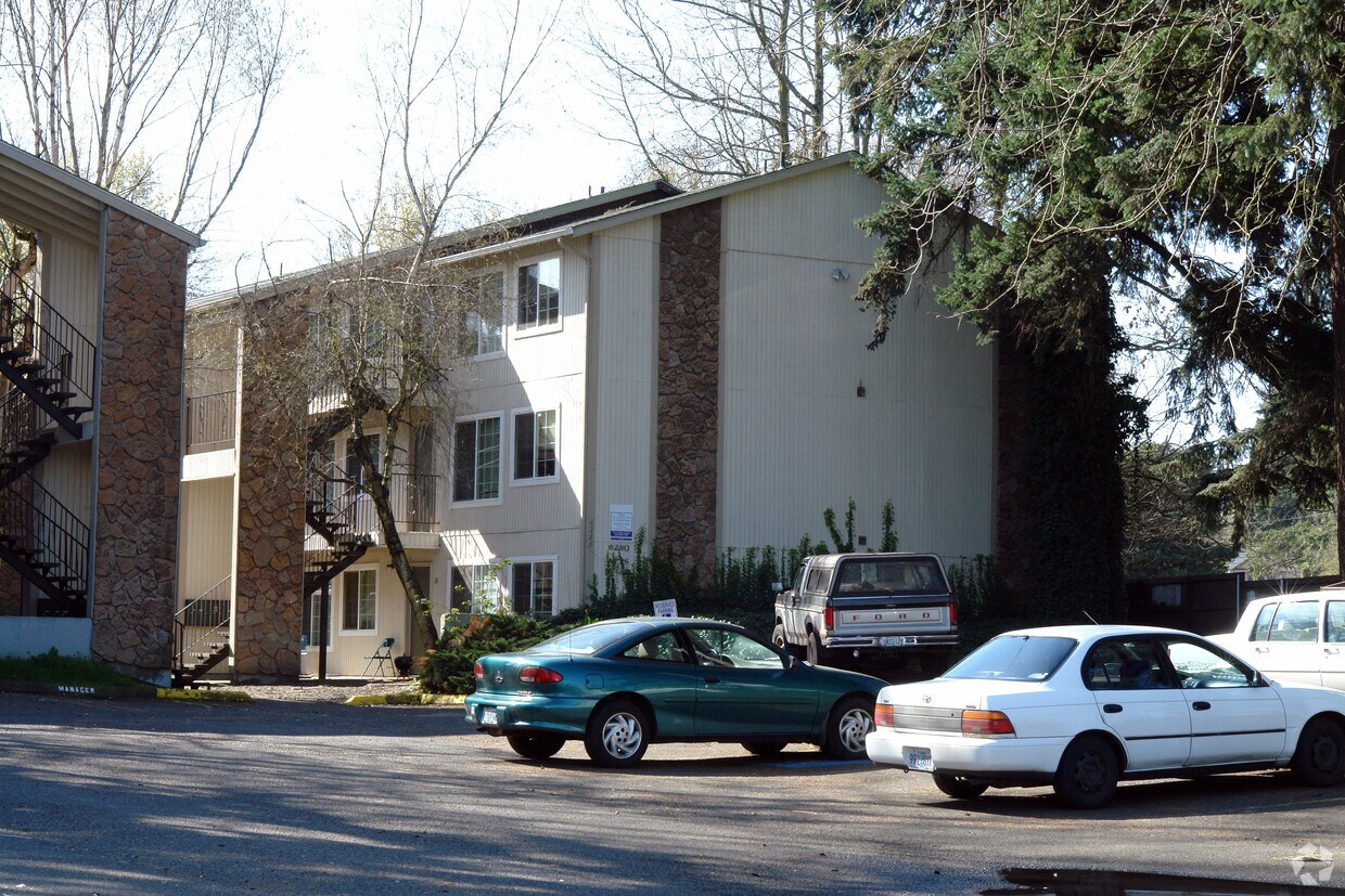 Building Photo - Columbia Firs
