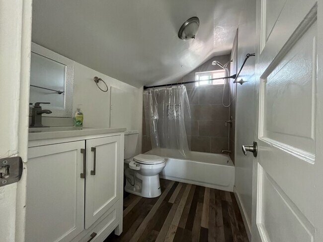Foto del edificio - 1510 W 69th St