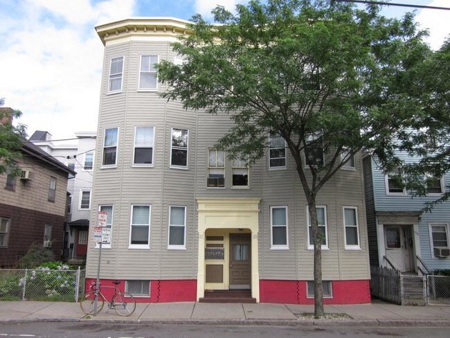 Building Photo - 120 Columbia St