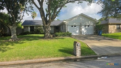 Building Photo - 113 Harbor Dr W