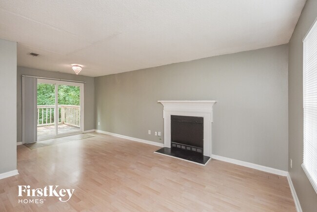 Building Photo - 5585 Fairington Pl
