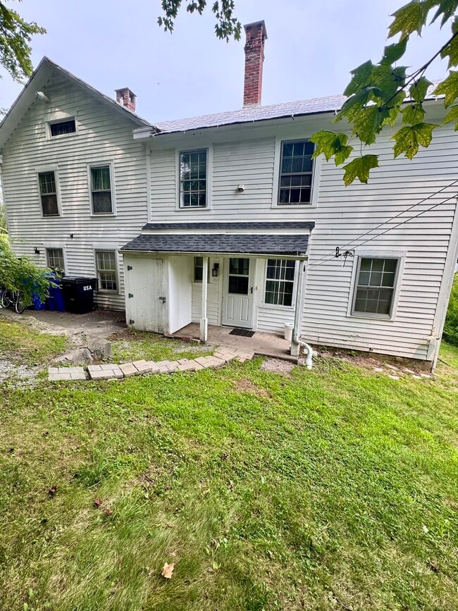Building Photo - 111 Rockwell St