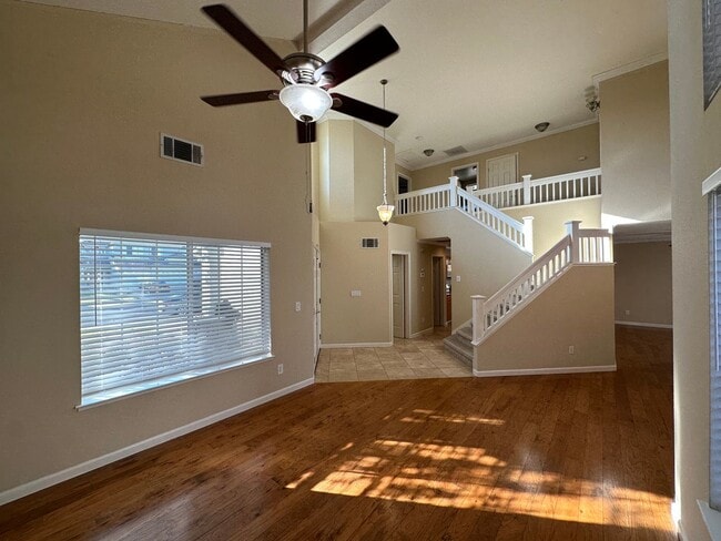 Building Photo - Beautiful 3 Bedroom, 2.5 Bath Antioch Home...