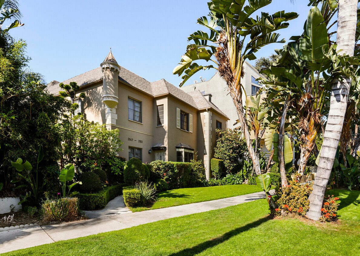 2103 N Beachwood Dr, Los Angeles, CA 90068 Townhome Rentals in Los