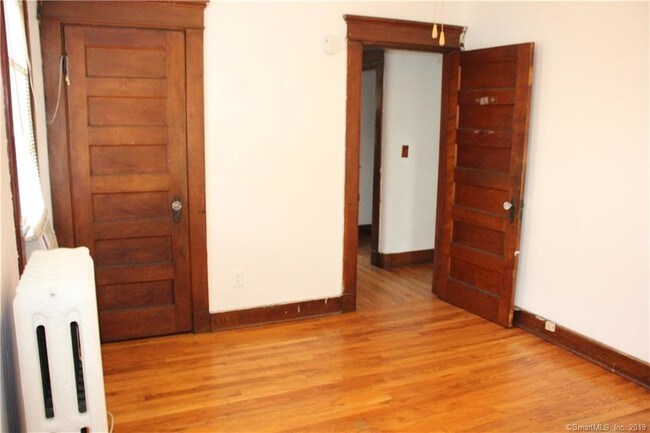 Building Photo - 44 6th St