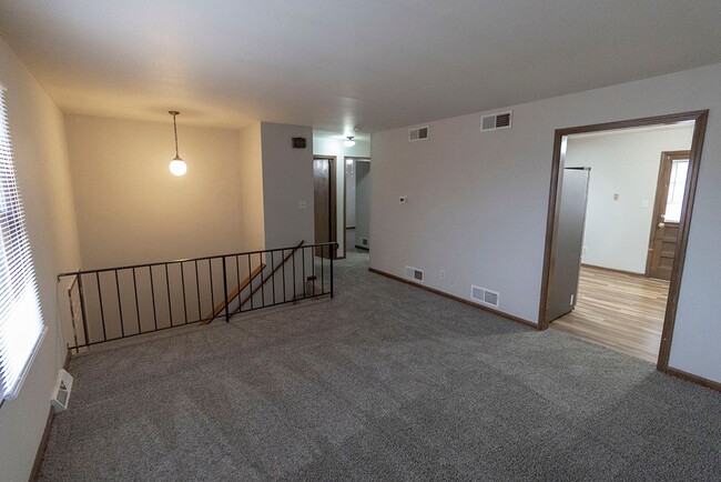 Building Photo - 4465-4467-4467 Santa Anna Dr