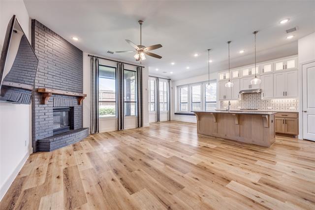 Foto del edificio - 914 Songbird Ln