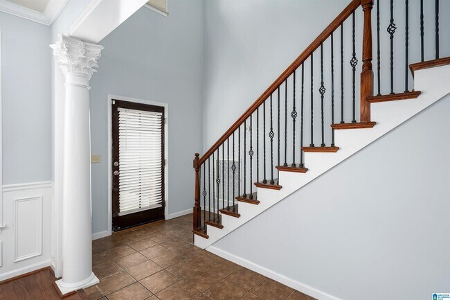 Building Photo - 2217 Chalybe Dr