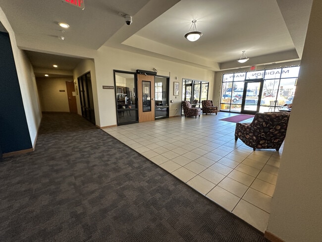 Lobby - Madison & Main