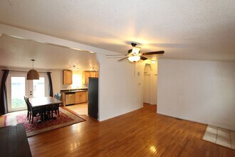 Building Photo - 95 E Camille Dr