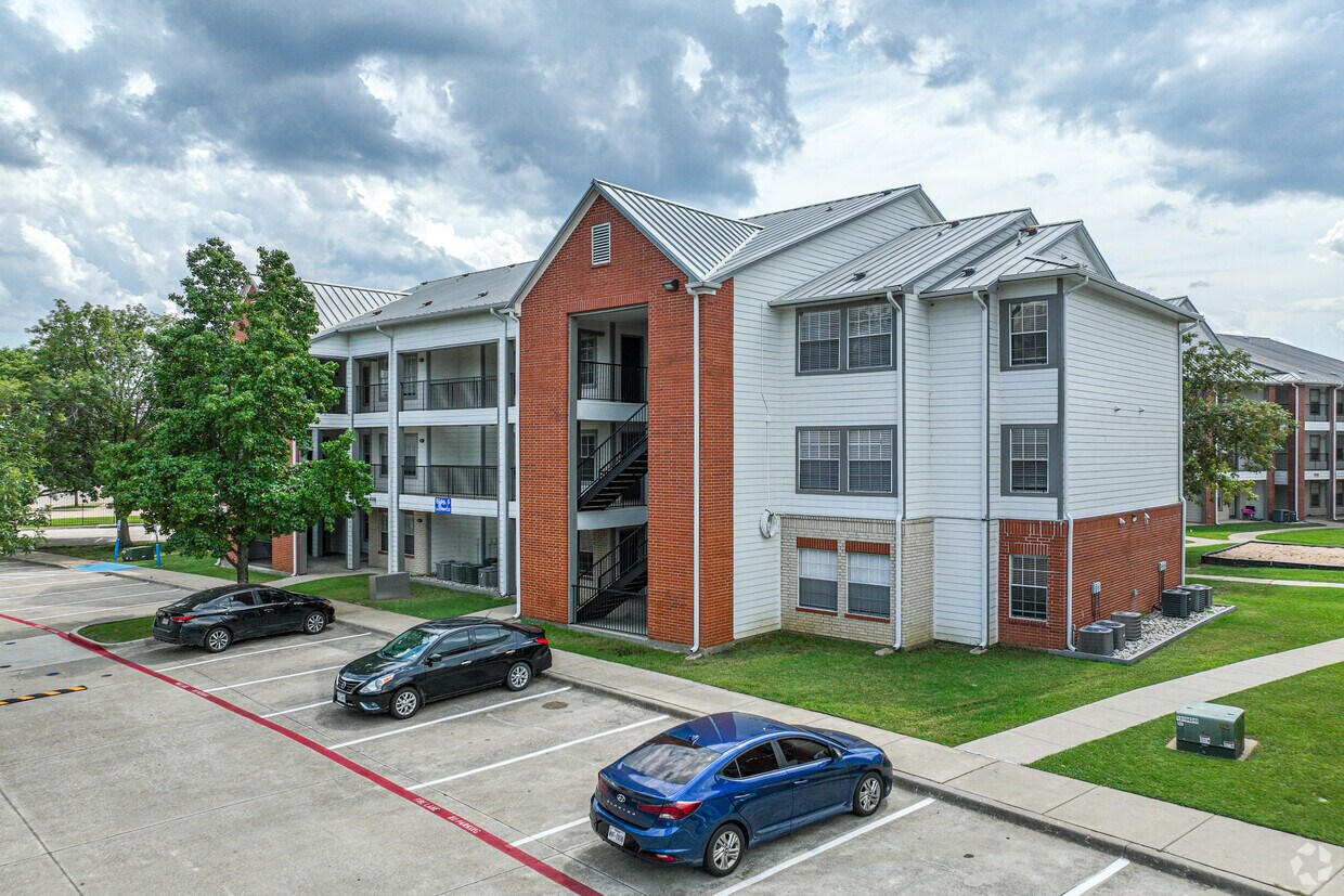 Foto del edificio - Century Court Apartments