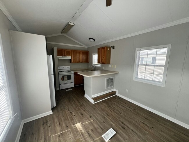 Building Photo - 1113 Chicago Bulls St