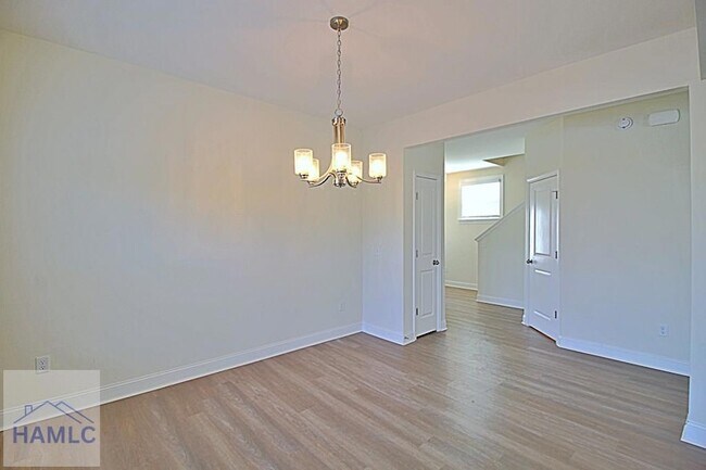 Foto del edificio - 151 Buckingham Dr