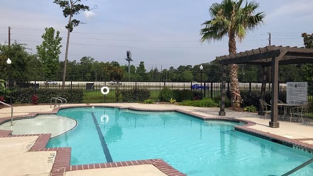 Foto principal - Montgomery Pines Apartments