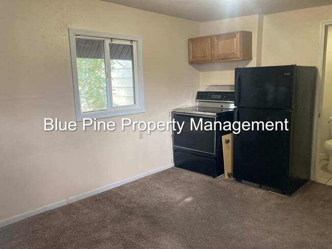 Building Photo - 440 Walnut St