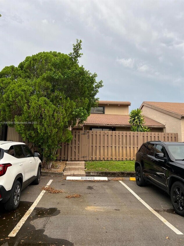 Primary Photo - 8102 SW 20th Ct