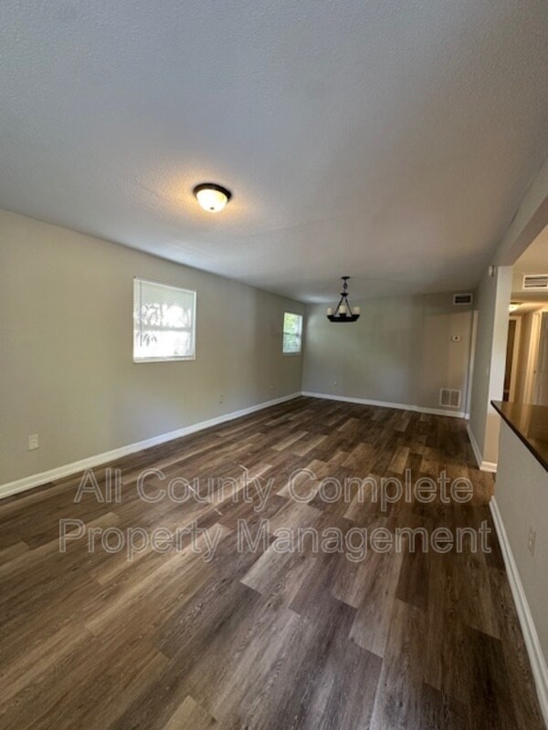 Building Photo - 3262 Dignan St