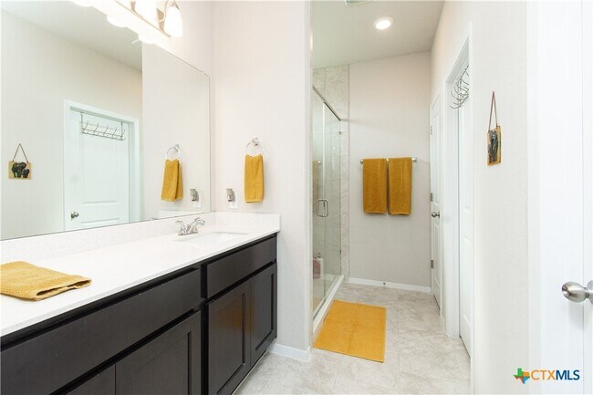 Foto del edificio - 220 Blue Agate Ct