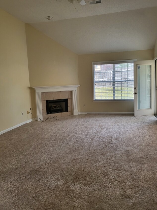Great Room - 7261 Amberly Way Dr
