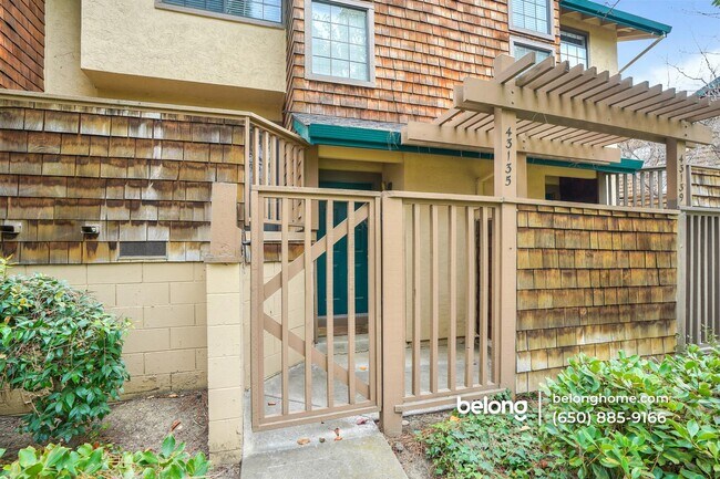 Foto del edificio - 43135 Mayfair Park Terrace