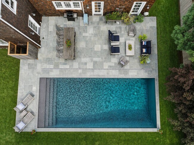 Foto del edificio - 35 Cove Dr