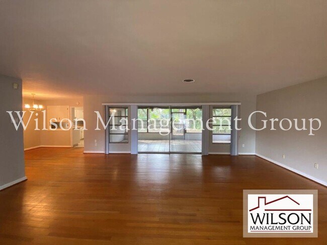 Foto del edificio - 3 br, 2 bath House - 2005 Howard Drive